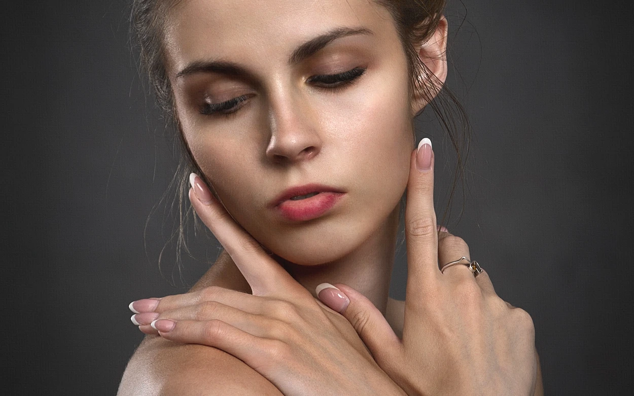 Безопасная подтяжка лица: как работают
современные аппаратные методики