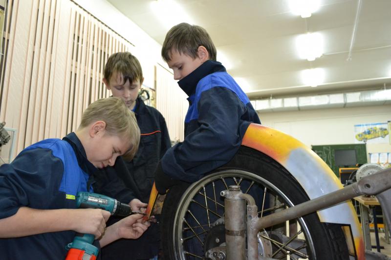 Вторая жизнь советскому трофею: проект по реставрации мотоцикла военных лет юных техников и изобретателей московского колледжа стал призером городского конкурса