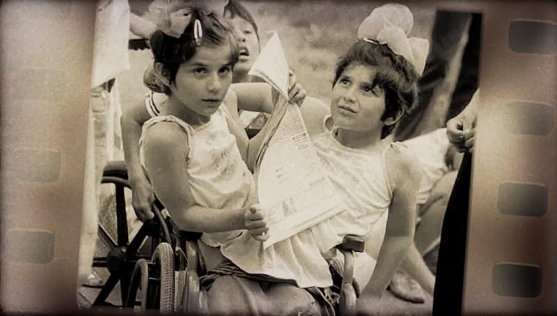 На PREMIER появился шокирующий док-проект «Зита и Гита» о судьбе сиамских близнецов