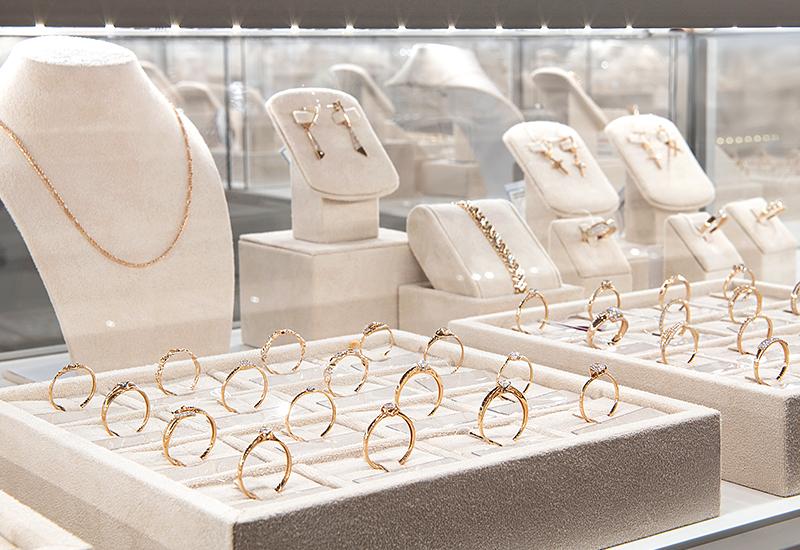 Россияне стали заказывать больше ювелирных украшений к 8 марта – исследование «585*ЗОЛОТОЙ» и СДЭК