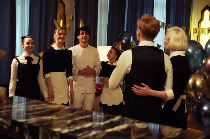 Еще больше интриг и неожиданных откровений: ТНТ выпустит второй сезон популярного сериала «Бедные смеются, богатые плачут»