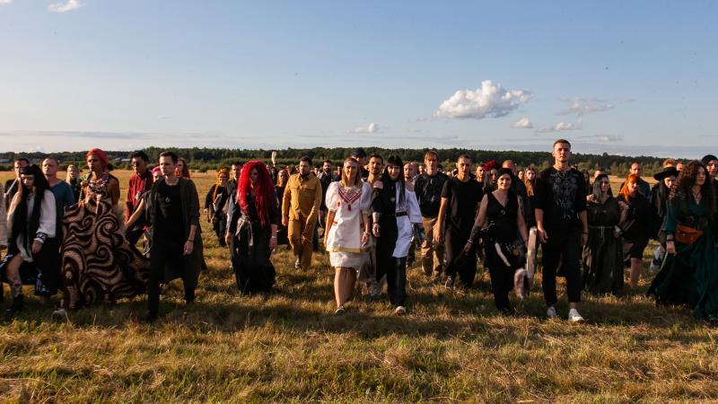 «Чувствую энергию тестостерона. Там будто боец, готовый зайти на боксерский ринг». Новый участник 24-го сезона «Новой Битвы экстрасенсов» появился на проекте со скандалом