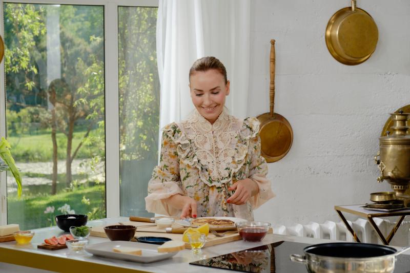 «Моя первая любовь - Николай Николаевич Дроздов».
Актриса Юлия Александрова рассказала о своем детском увлечении в шоу «Вкусно с Анфисой Чеховой» на ТВ-3