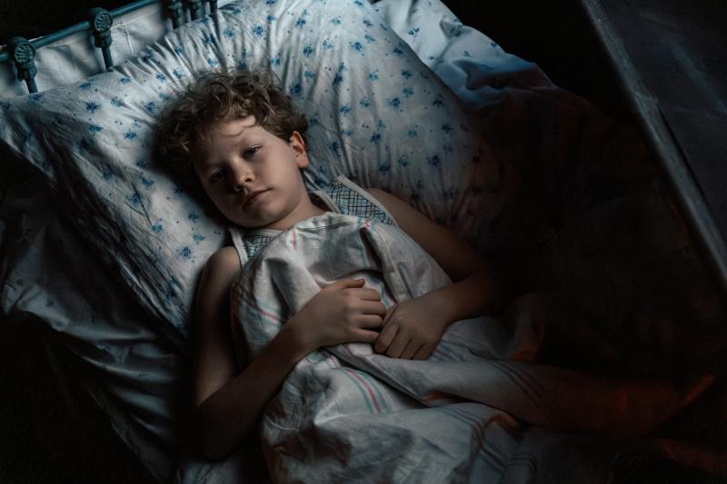 «Этот фольклор сидит в каждом из нас»: Дед учит внука выживать в деревне в трейлере фильма «Батя 2. Дед»