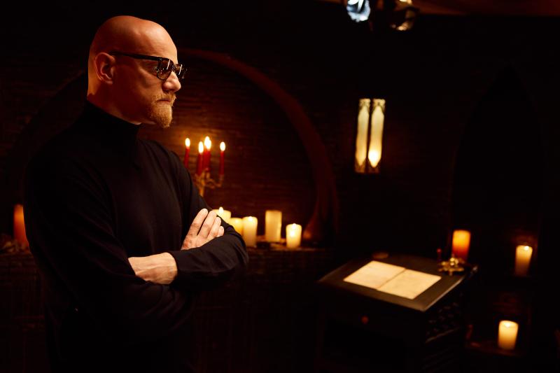 Игра началась: 
ТНТ раскрывает ведущего нового психологического реалити-шоу «Мастер игры»