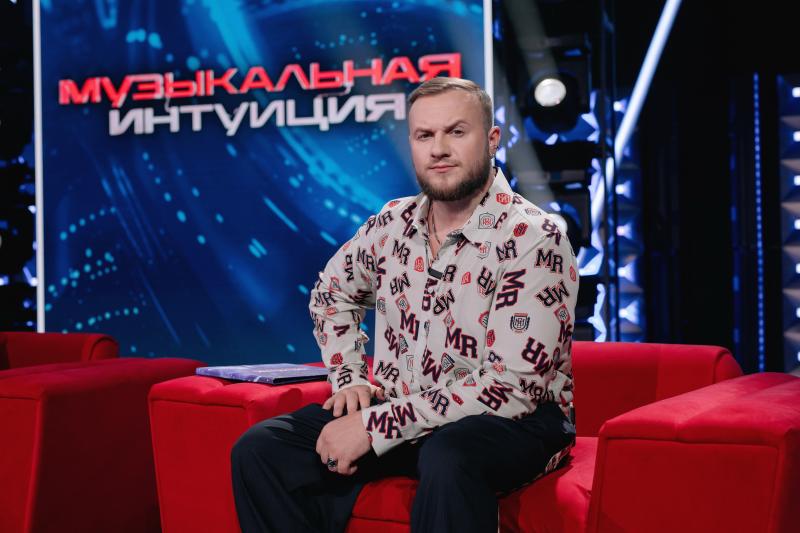 «Такого здесь ещё не было!» Азамат Мусагалиев сел в кресло игрока шоу «Музыкальная интуиция» на ТНТ