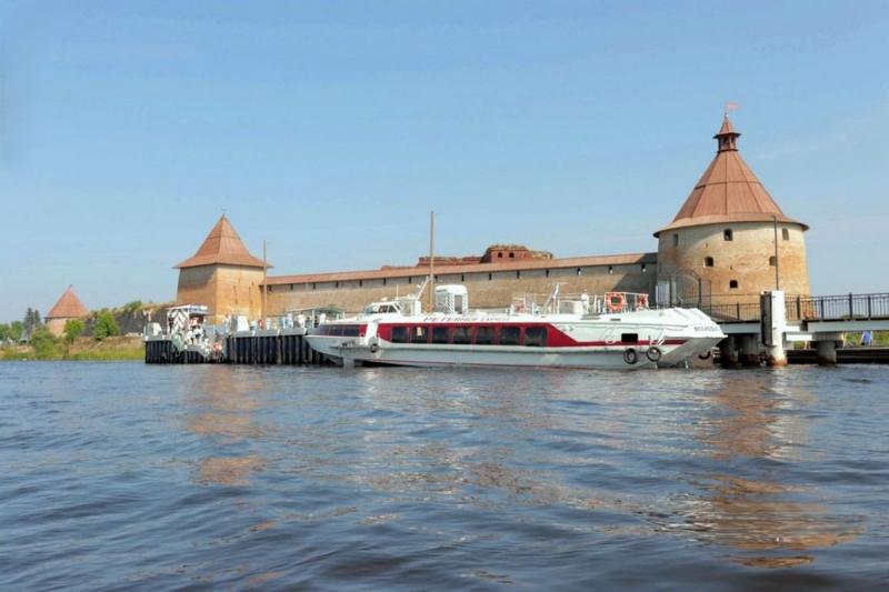 Открылись круизы на метеорах в Крепость Орешек