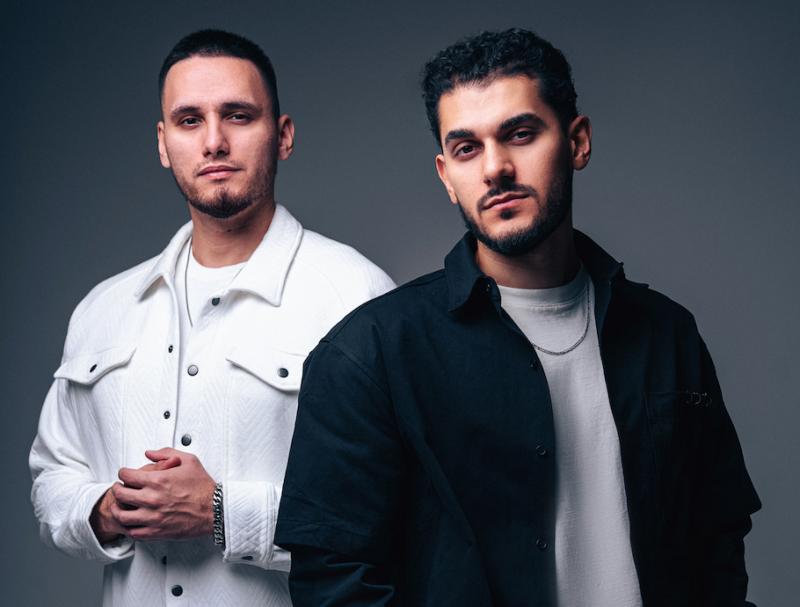 «Преступная красота»: очевидно, каждая слушательница захотела, чтобы парни - Keneli & Zhiro - их арестовали!