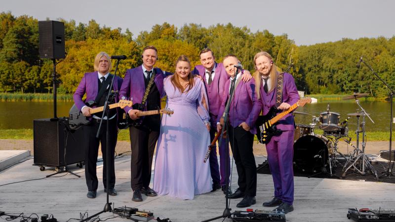 Группа «Комната культуры» выпустила саундтрек к сериалу ТНТ «Остаться друзьями»