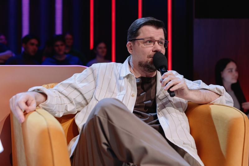 «Вы сломали быка!»: Александр Шепс применил экстрасенсорные способности в шоу «Караоке Клаб» на ТНТ