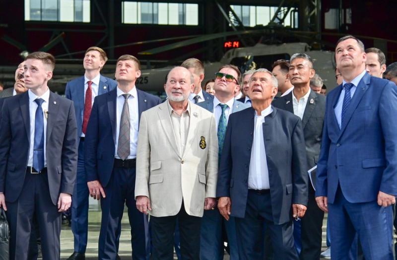 Рабочая поездка в Республику Татарстан короля Малайзии включала посещение Казанского вертолетного завода