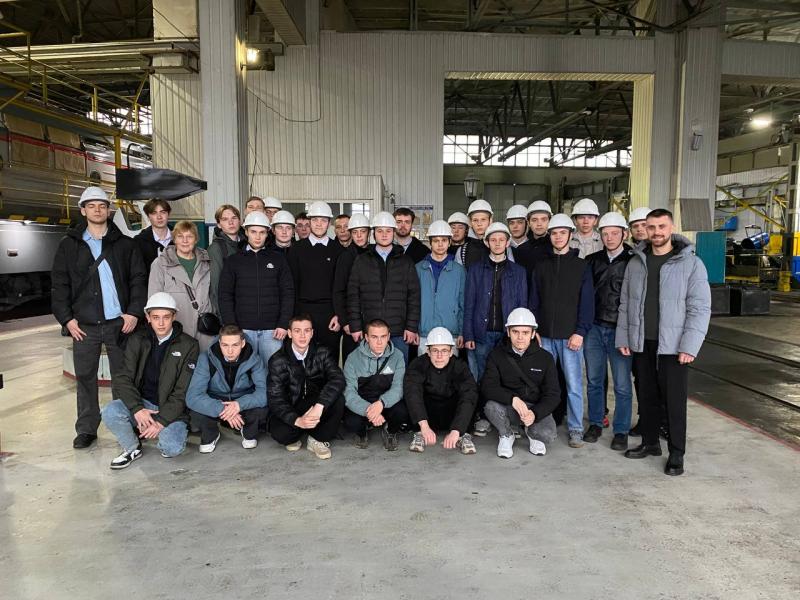 В сервисном локомотивном депо Вологда прошла Неделя без турникетов для  Вологодского техникума железнодорожного транспорта